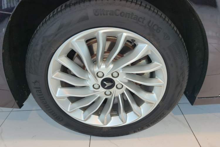 Used VOYAH Dream 2022 0-Emission Version Plus Intelligent Driving Package 475 km Right Rear Wheel Hub