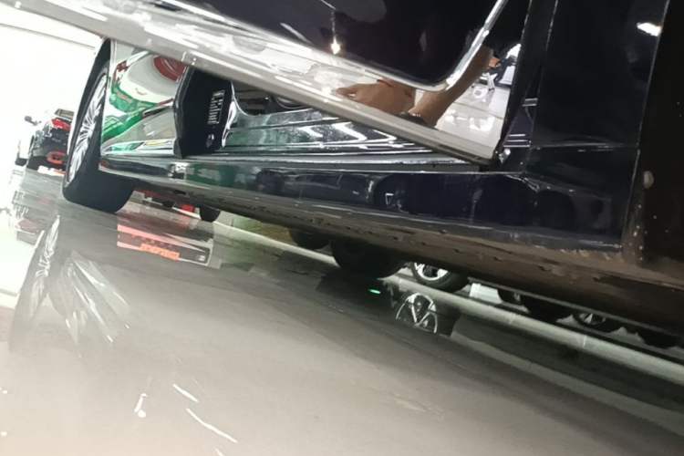 Used VOYAH Dream 2022 0-Emission Edition Dream+ Smart Range Package – 605 km Right Side Sill