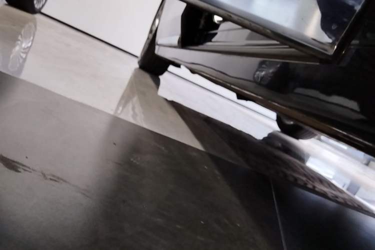 Used VOYAH Dream 2022 0-Emission Version Plus Intelligent Driving Package 475 km Right Side Sill