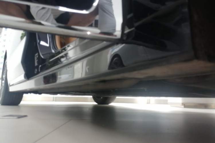 Used VOYAH Dream 2022 Low-Carbon Edition Dream+ Smart Enjoyment Package Right Side Sill