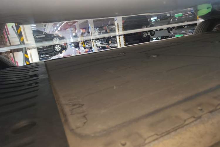 Used VOYAH Dream 2022 0-Emission Version Plus Intelligent Driving Package 475 km Right Side Sill