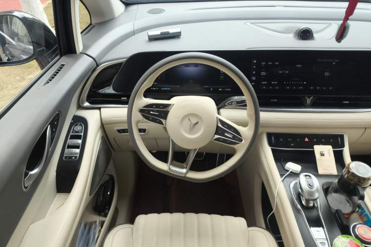 Used VOYAH Dream 2022 Low-Carbon Edition Dream+ Smart Enjoyment Package Steering Wheel