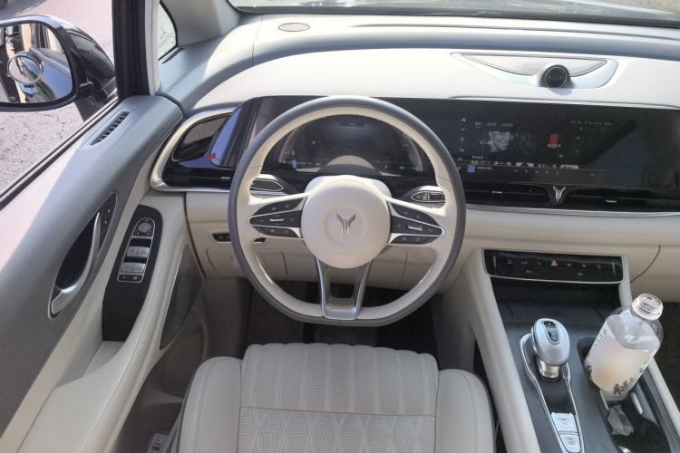 Used VOYAH Dream 2022 Low-Carbon Edition Dream+ Smart Enjoyment Package Steering Wheel
