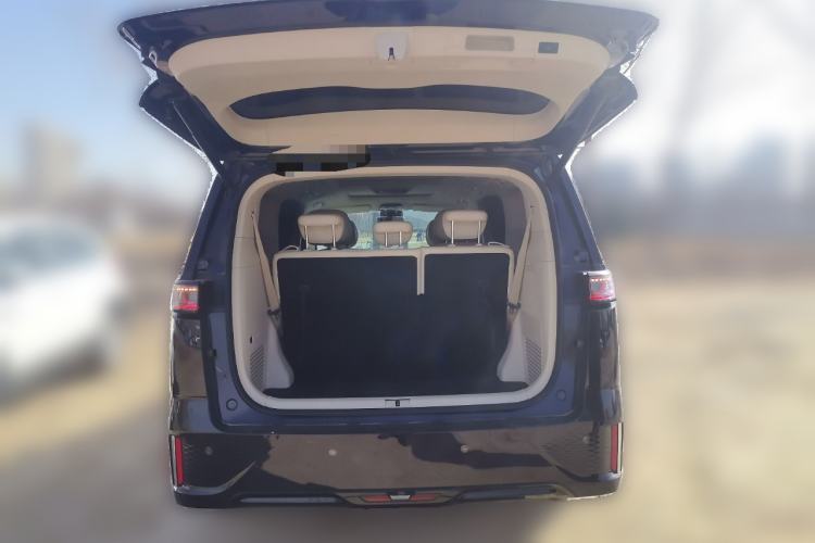 Used VOYAH Dream 2022 0-Emission Version Range of 475 km Trunk