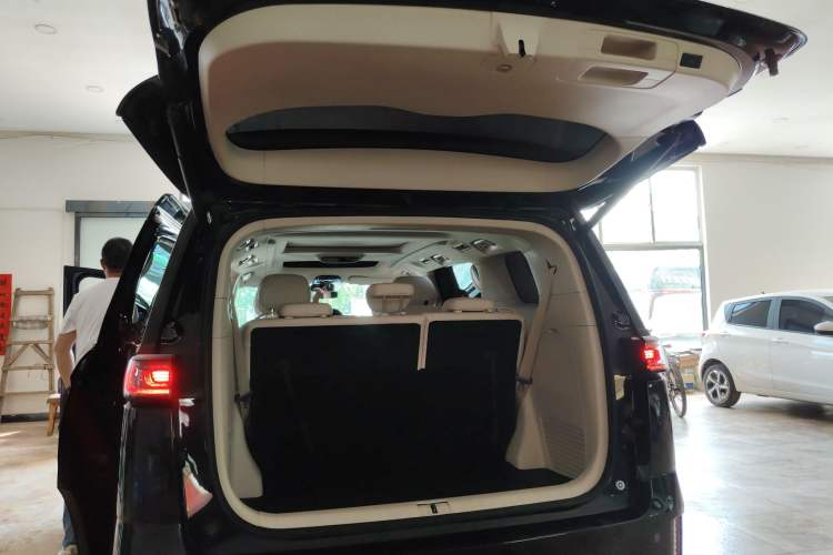Used VOYAH Dream 2022 0-Emission Version Range of 475 km Trunk