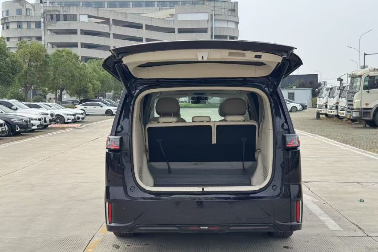 Used VOYAH Dream 2022 Low-Carbon Edition Dream+ Smart Enjoyment Package Trunk