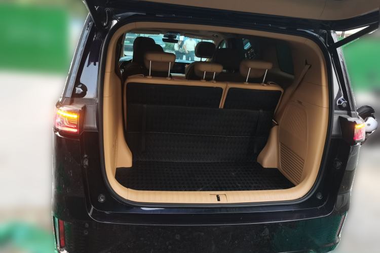 Used VOYAH Dream 2022 Low-Carbon Edition Home Trunk