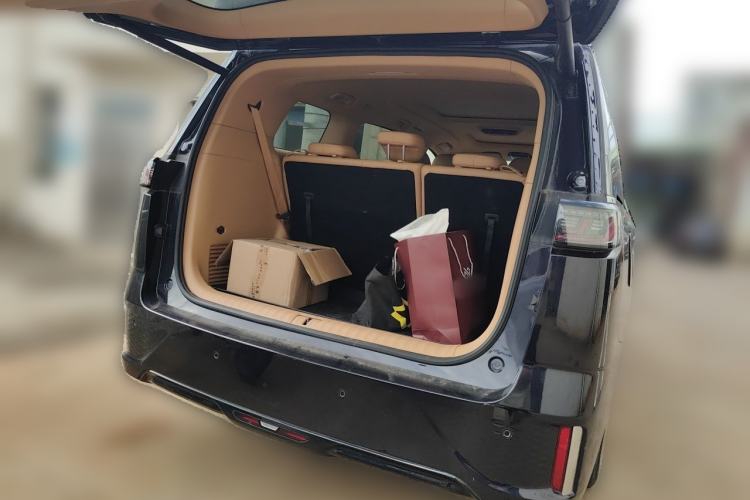 Used VOYAH Dream 2022 Low-Carbon Edition Home Trunk