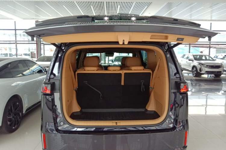 Used VOYAH Dream 2022 Low-Carbon Edition Dream+ Smart Enjoyment Package Trunk