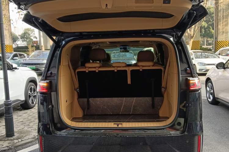 Used VOYAH Dream 2022 Low-Carbon Edition Dream+ Smart Enjoyment Package Trunk