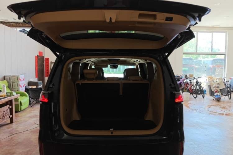 Used VOYAH Dream 2022 0-Emission Edition Dream+ Smart Range Package – 605 km Trunk