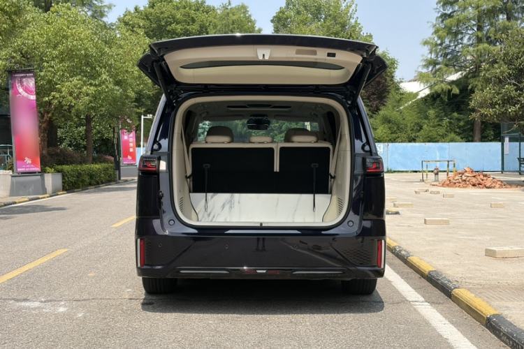 Used VOYAH Dream 2022 Low-Carbon Edition Dream+ Smart Enjoyment Package Trunk