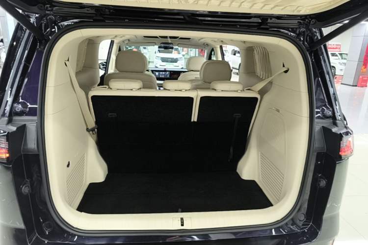 Used VOYAH Dream 2022 Low-Carbon Edition Dream+ Smart Enjoyment Package Trunk