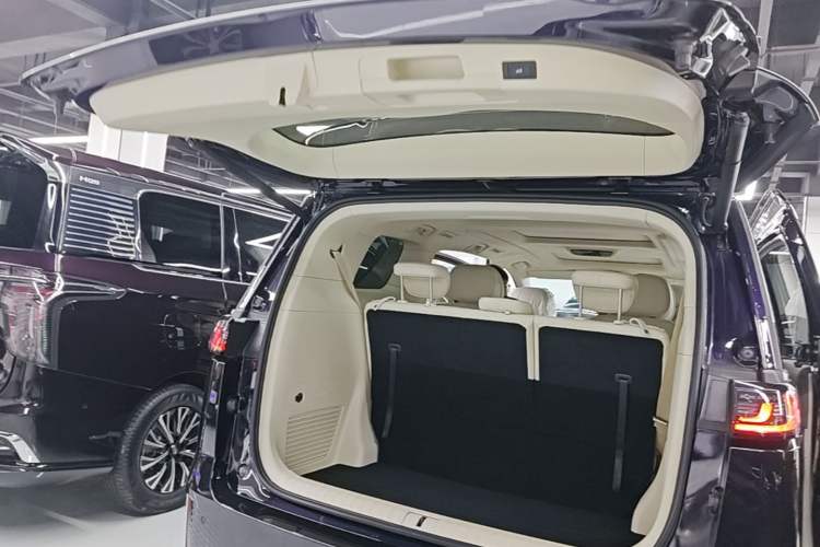 Used VOYAH Dream 2022 Low-Carbon Edition Dream+ Smart Enjoyment Package Trunk