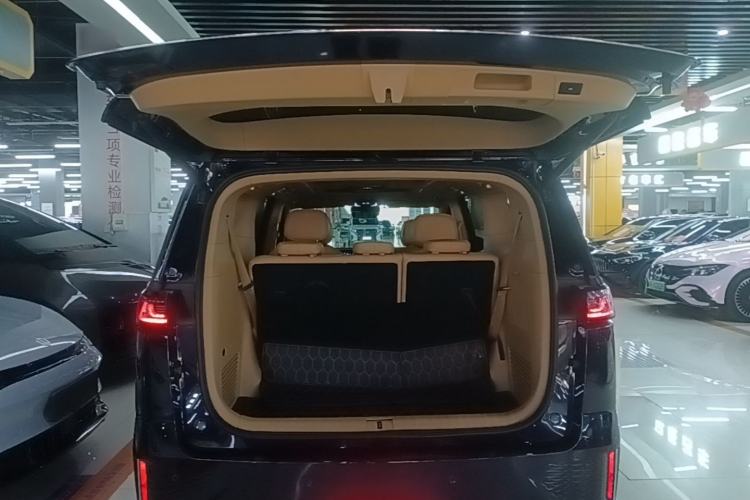 Used VOYAH Dream 2022 Low-Carbon Edition Dream+ Smart Enjoyment Package Trunk