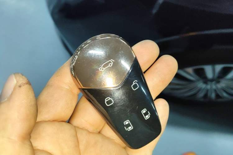 Used VOYAH Dream 2022 0-Emission Edition Dream+ Smart Range Package – 605 km Vehicle Key