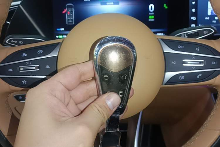 Used VOYAH Dream 2022 Low-Carbon Edition Plus Intelligent Driving Package Vehicle Key