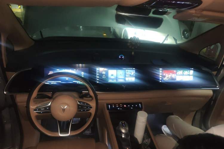 Used VOYAH Dream 2022 Low-Carbon Edition Home Center Console
