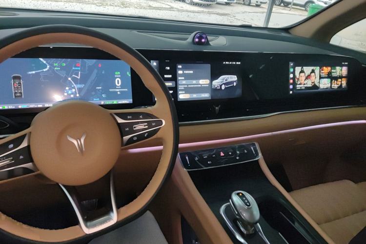Used VOYAH Dream 2022 Low-Carbon Edition Plus Intelligent Driving Package Center Console