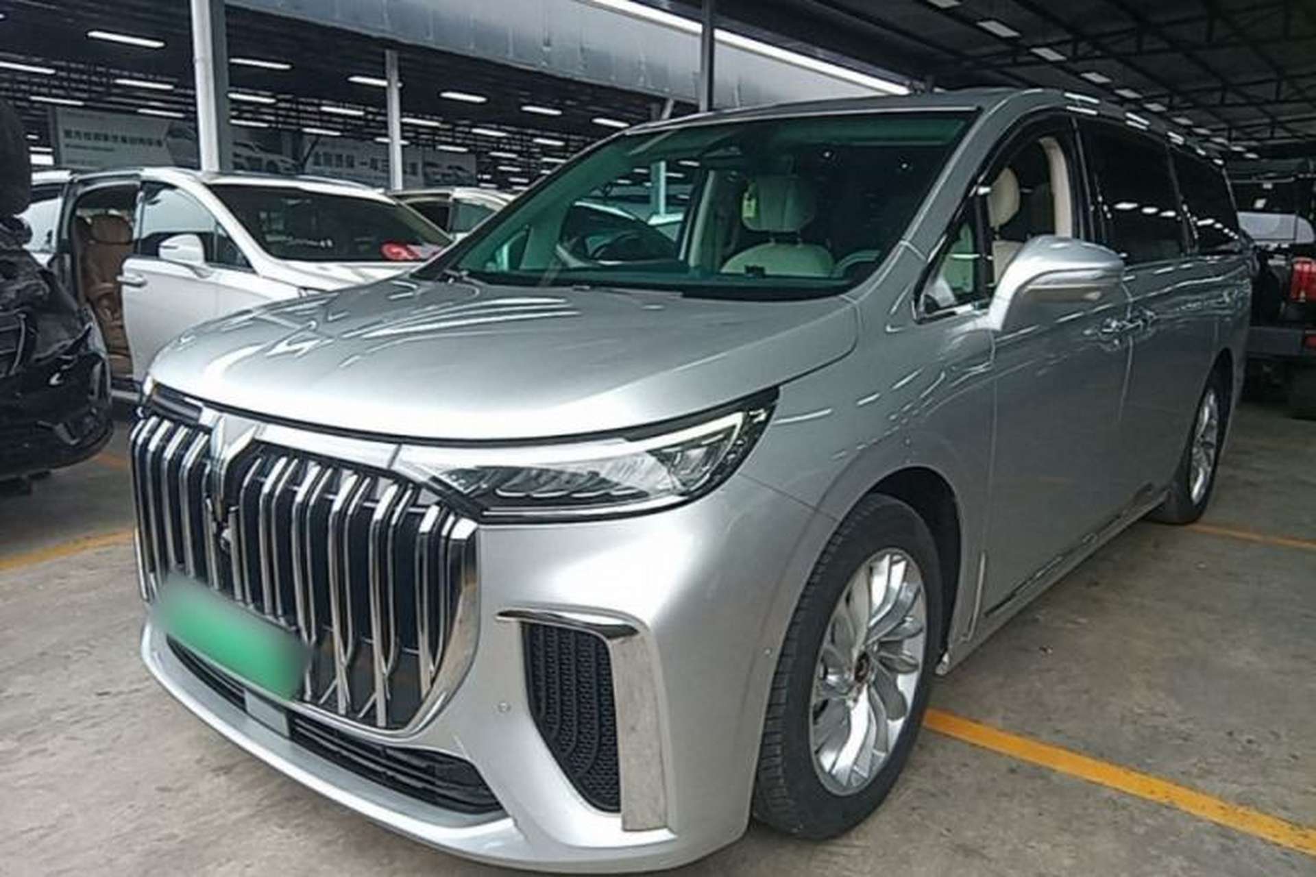 Used VOYAH Dream 2022 Low-Carbon Edition Plus Intelligent Driving Package Front Left 45 Deg