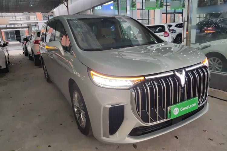 Used VOYAH Dream 2022 Low-Carbon Edition Plus Intelligent Driving Package Front Right 45 Deg