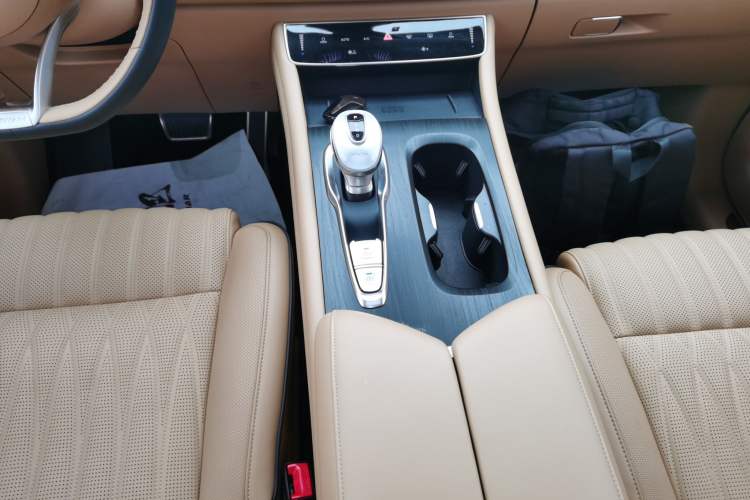 Used VOYAH Dream 2022 Low-Carbon Edition Dream+ Smart Enjoyment Package Gear Lever