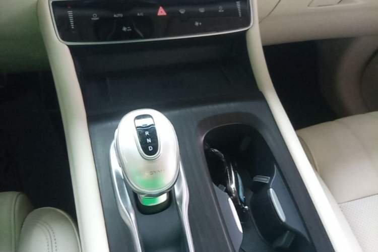 Used VOYAH Dream 2022 Low-Carbon Edition Plus Intelligent Driving Package Gear Lever