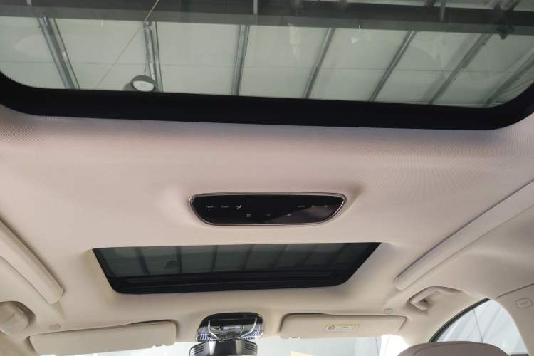 Used VOYAH Dream 2022 Low-Carbon Edition Dream+ Smart Enjoyment Package Headliner