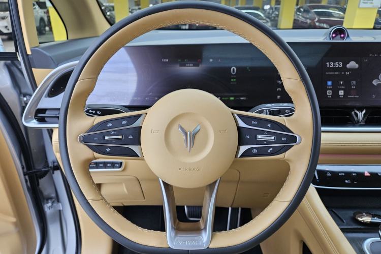 Used VOYAH Dream 2022 Low-Carbon Edition Plus Intelligent Driving Package Interior 1