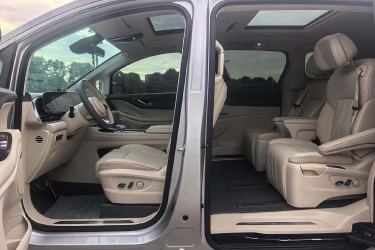 Used VOYAH Dream 2022 Low-Carbon Edition Plus Intelligent Driving Package Interior 3