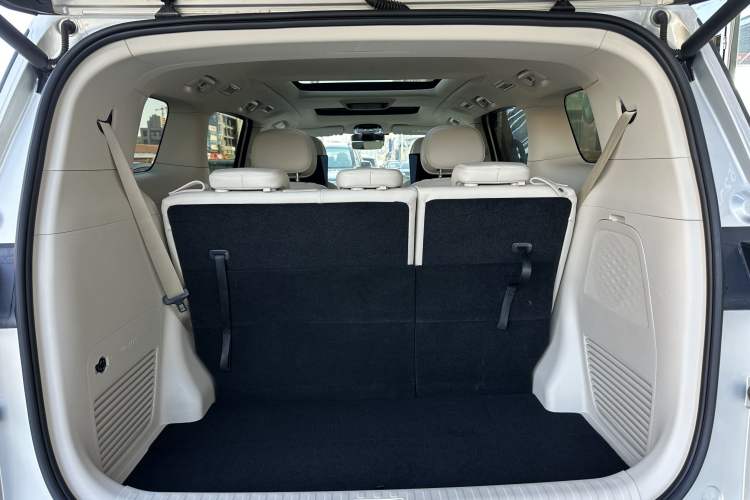 Used VOYAH Dream 2022 Low-Carbon Edition Dream+ Smart Enjoyment Package Interior 4