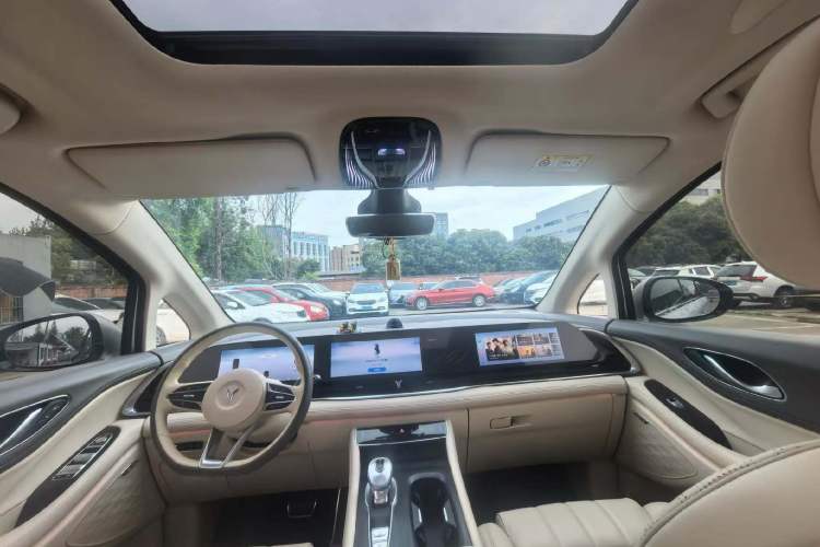Used VOYAH Dream 2022 Low-Carbon Edition Plus Intelligent Driving Package Interior 4