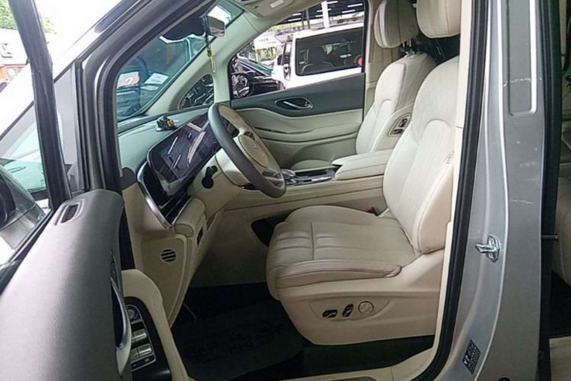 Used VOYAH Dream 2022 Low-Carbon Edition Plus Intelligent Driving Package Left Front Seat
