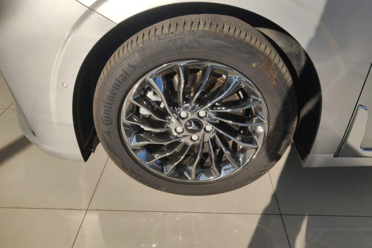 Used VOYAH Dream 2022 Low-Carbon Edition Dream+ Smart Enjoyment Package Left Front Wheel Hub
