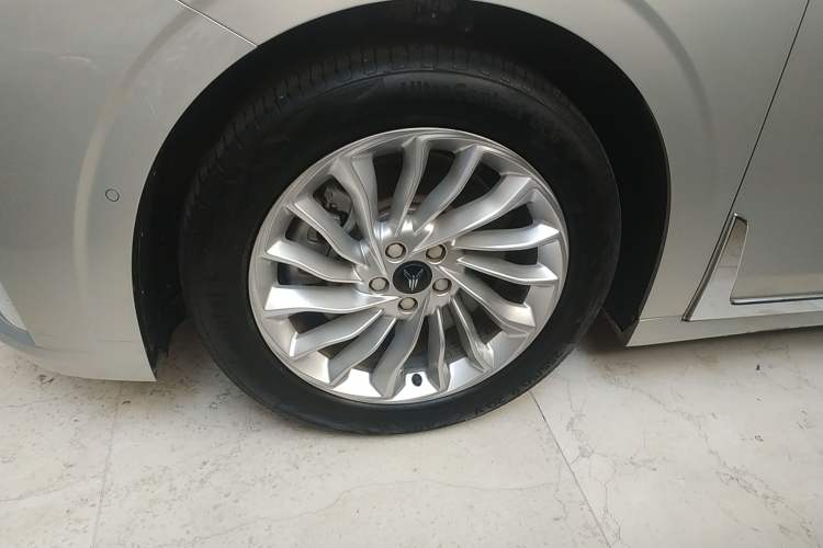 Used VOYAH Dream 2022 Low-Carbon Edition Dream+ Smart Enjoyment Package Left Front Wheel Hub