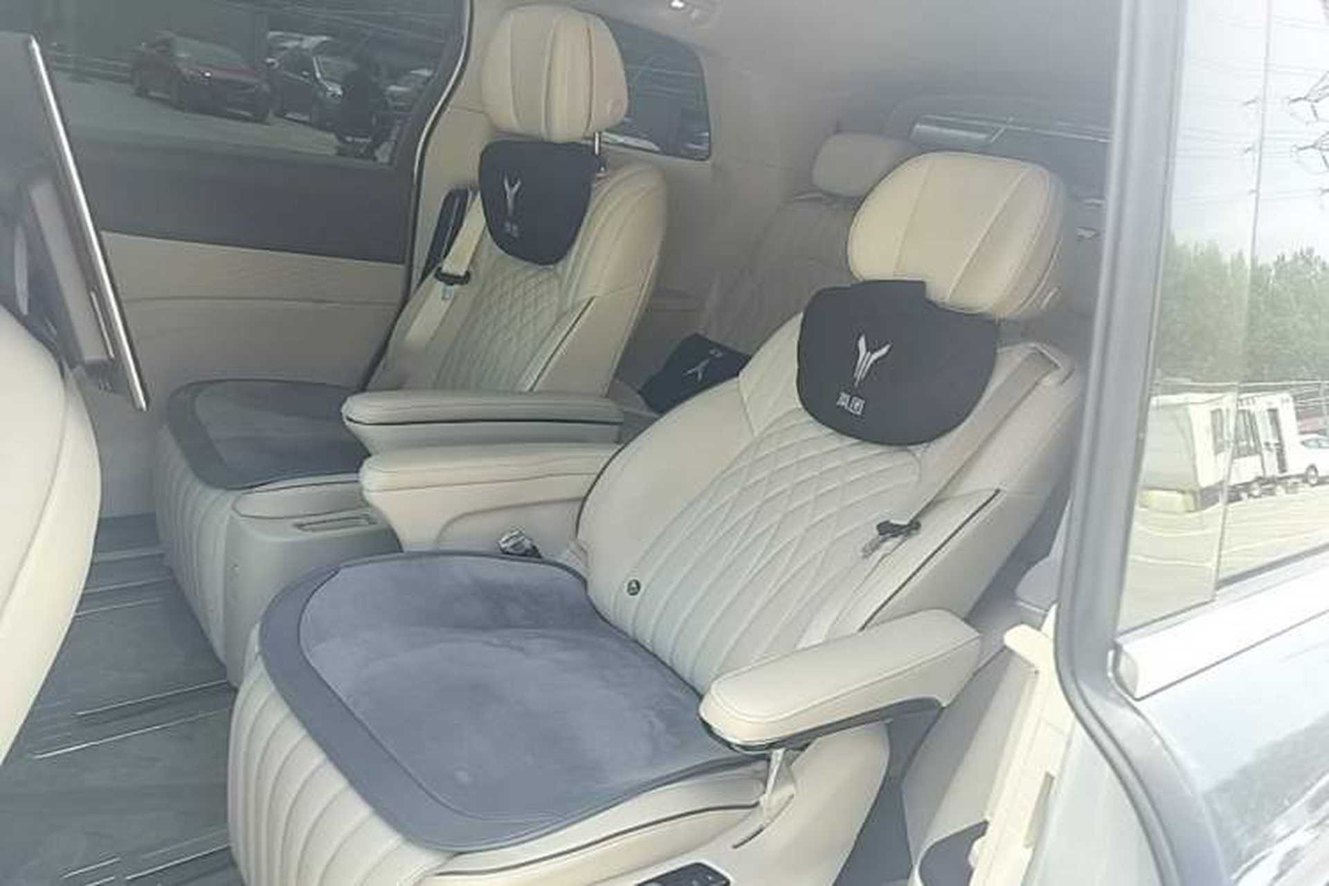 Used VOYAH Dream 2022 Low-Carbon Edition Dream+ Smart Enjoyment Package Left Rear Seat