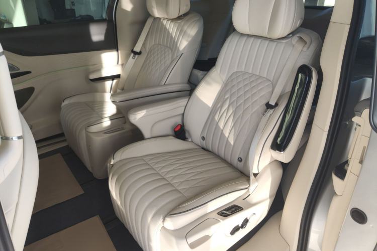 Used VOYAH Dream 2022 Low-Carbon Edition Dream+ Smart Enjoyment Package Left Rear Seat