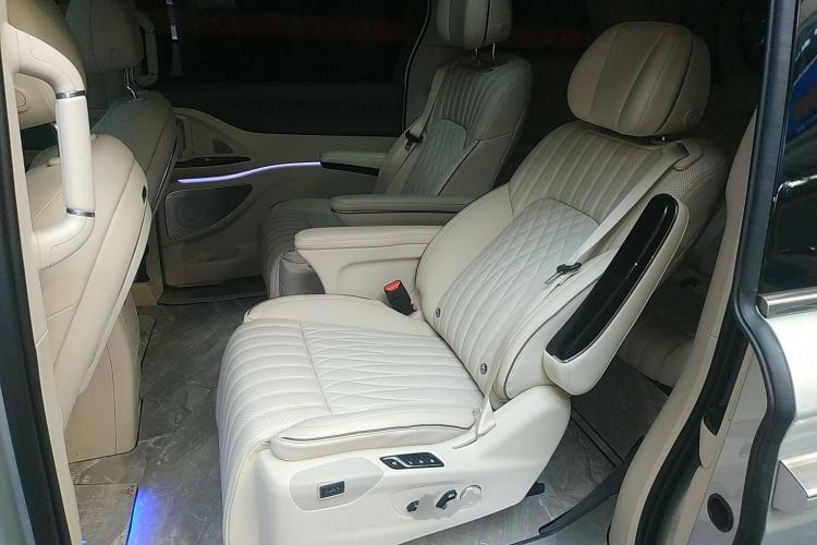 Used VOYAH Dream 2022 Low-Carbon Edition Dream+ Smart Enjoyment Package Left Rear Seat