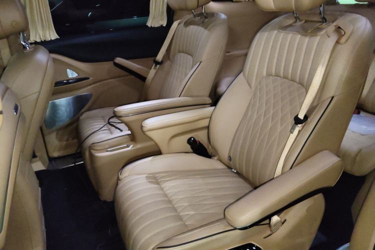 Used VOYAH Dream 2022 Low-Carbon Edition Dream+ Smart Enjoyment Package Left Rear Seat
