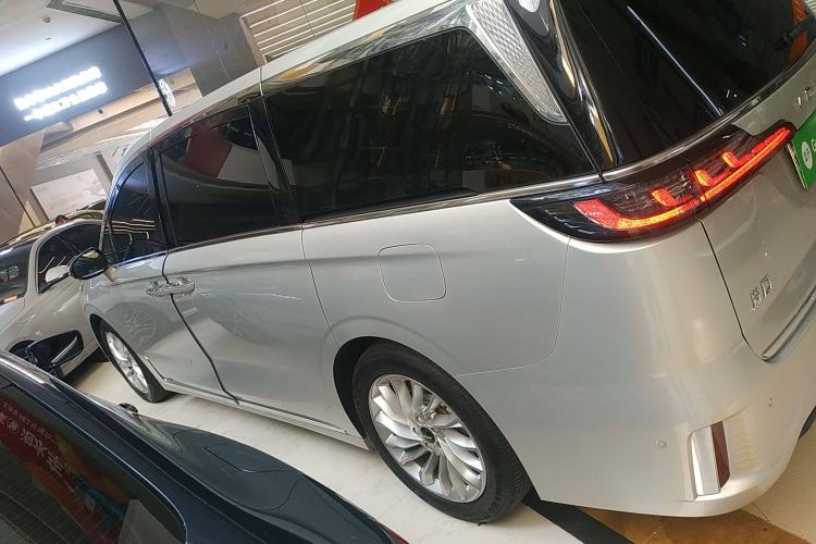 Used VOYAH Dream 2022 Low-Carbon Edition Dream+ Smart Enjoyment Package Left Side