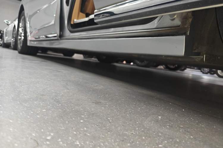 Used VOYAH Dream 2022 Low-Carbon Edition Dream+ Smart Enjoyment Package Left Side Sill