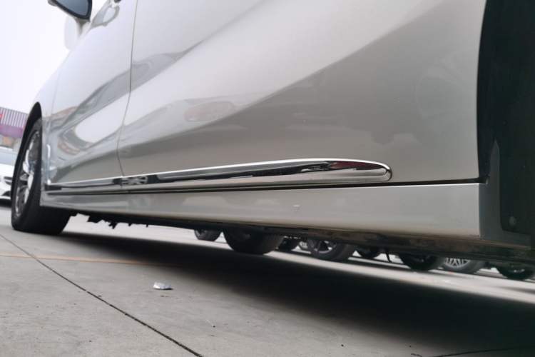 Used VOYAH Dream 2022 Low-Carbon Edition Dream+ Smart Enjoyment Package Left Side Sill