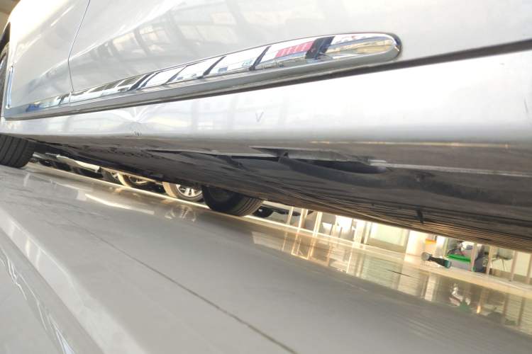 Used VOYAH Dream 2022 Low-Carbon Edition Dream+ Smart Enjoyment Package Left Side Sill