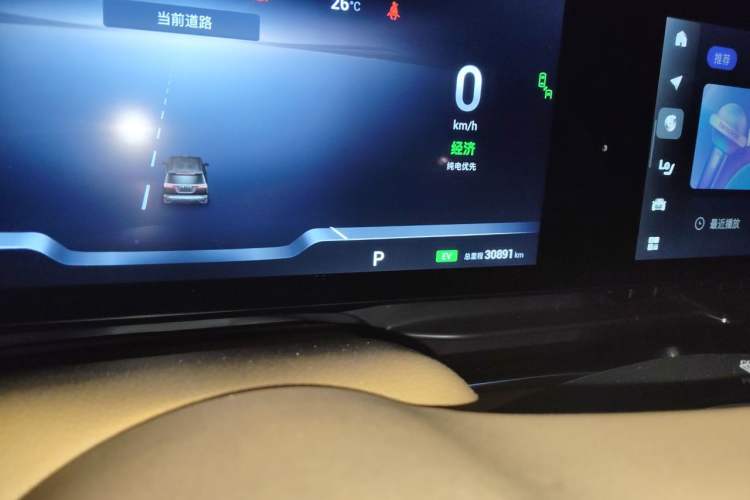 Used VOYAH Dream 2022 Low-Carbon Edition Dream+ Smart Enjoyment Package Odometer Close Up