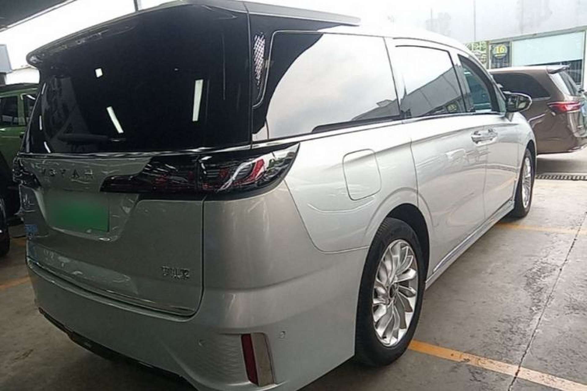 Used VOYAH Dream 2022 Low-Carbon Edition Plus Intelligent Driving Package Rear Right 45 Deg
