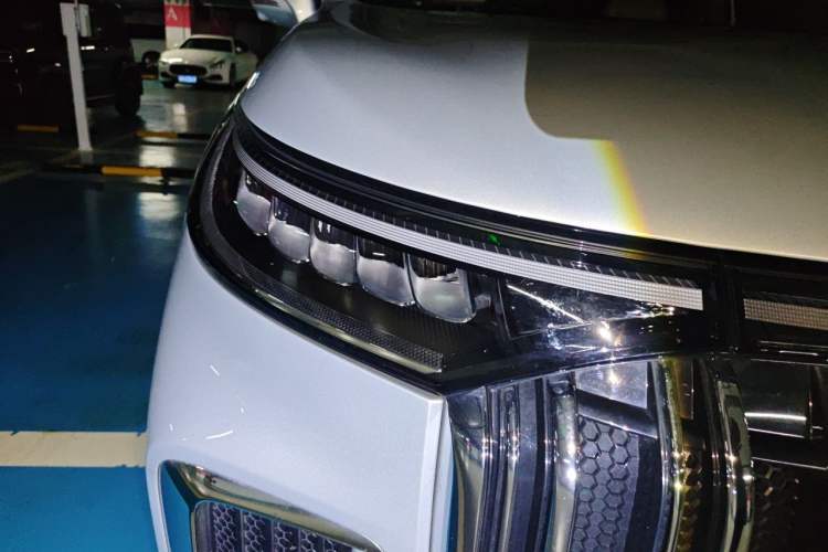 Used VOYAH Dream 2022 Low-Carbon Edition Dream+ Smart Enjoyment Package Right Front Headlight