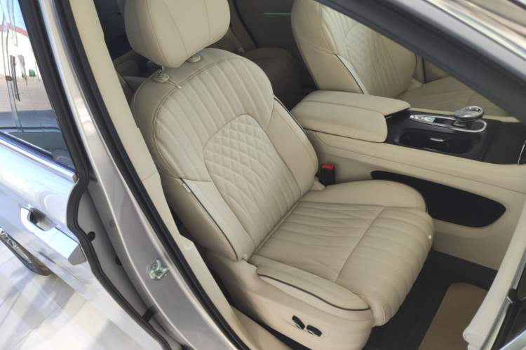 Used VOYAH Dream 2022 Low-Carbon Edition Dream+ Smart Enjoyment Package Right Front Seat