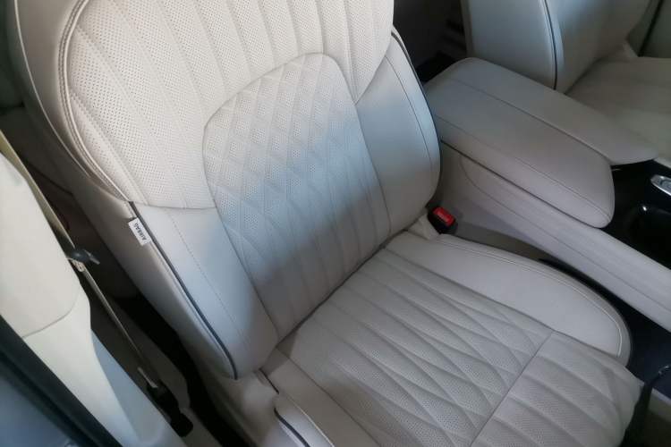 Used VOYAH Dream 2022 Low-Carbon Edition Dream+ Smart Enjoyment Package Right Front Seat