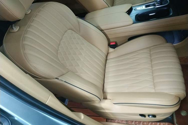 Used VOYAH Dream 2022 Low-Carbon Edition Dream+ Smart Enjoyment Package Right Front Seat