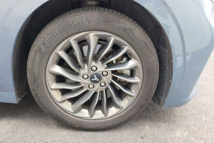 Used VOYAH Dream 2022 Low-Carbon Edition Dream+ Smart Enjoyment Package Right Front Wheel Hub